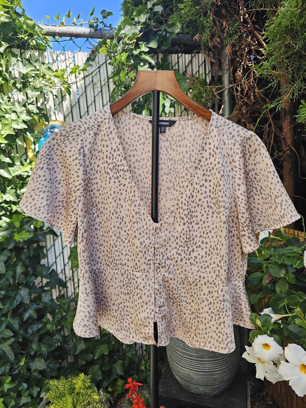 Express Beige Printed Button-Front V-Neck Top